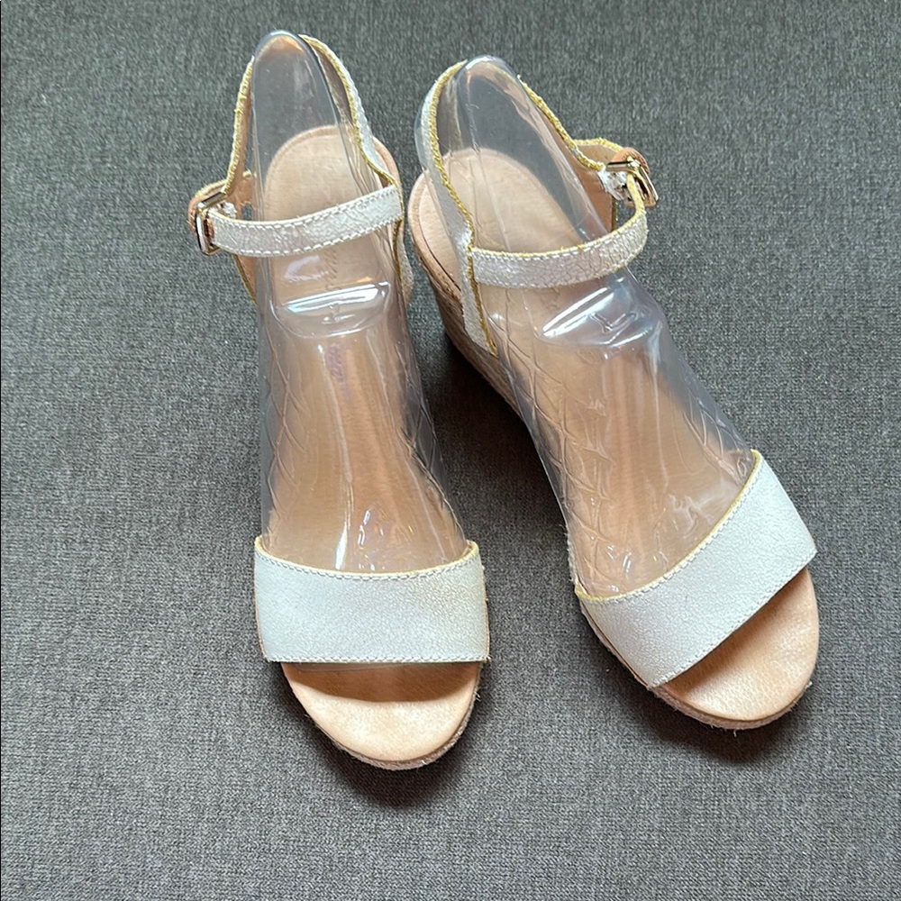 Tommy Bahama Cream Espadrilles with Ankle Strap and Low Heel